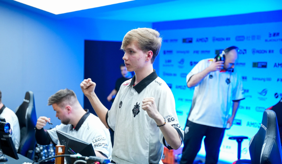 Launders 计划在 Nouns 的支持下在加拿大举办一场创纪录的 LAN 比赛；